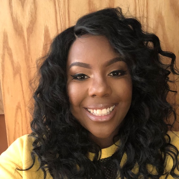 Meet your Posher, Meshawn - Picture 1 of 3